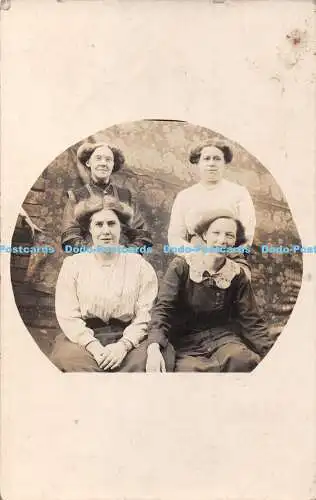 R406942 Alte Fotopostkarte Frauen