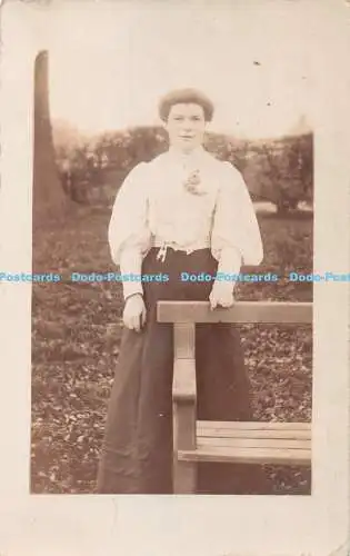 R406762 Frau alte Fotopostkarte