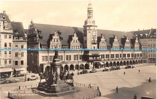 R415140 Leipziger Marktplatz mit Altem Rathaus und Siegesdenkmal Trinks G m b H Ge