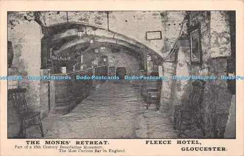 R409857 The Monks Retreat Fleece Hotel Gloucester Postkarte