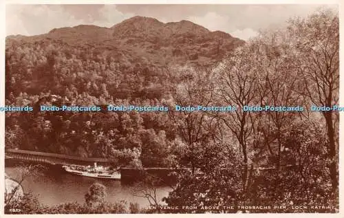 R414073 Loch Katrine Ben Veranstaltungsort von oberhalb des Trossachs Pier J B weiß RP
