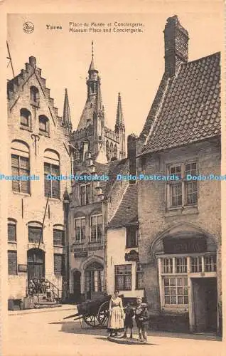R418371 Ypern Museumsplatz und Conciergerie Nels Ern Thill