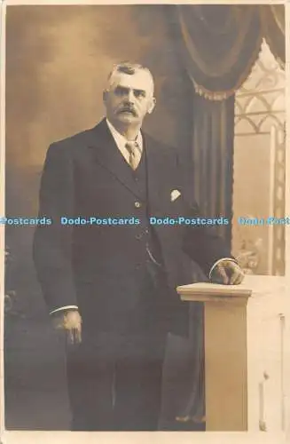 R418804 Mann Anzug alte Fotografie Postkarte Stanleys Studio Accrington