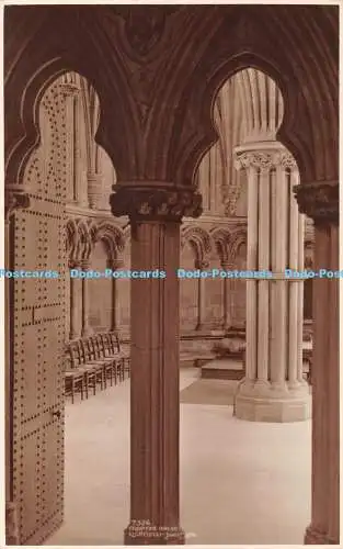 R419440 7326 Chapter House Lichfield Judges