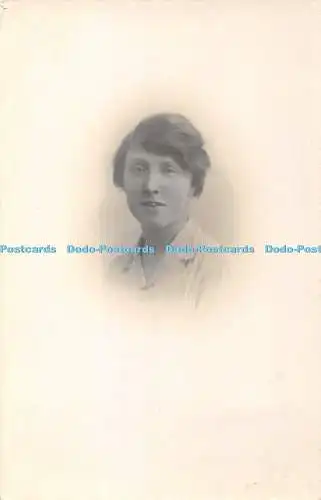 R420967 Frau Portrait Postkarte