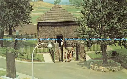 R425205 Pittsburgh Point State Park The Block House Wonday Film Service Dexter P