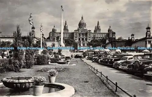 R423971 Unbekanntes Schloss und Garten Postkarte 1958