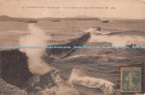 R427378 St Jean de Luiz Cote Basque Effet de Vague a la Digue de Ste Barbe BR