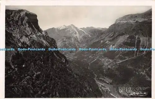R426689 Broto Ordesa Altos Pirineos de Aragon Valle de Ordesa Tendenera al Fondo