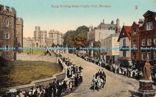 R430534 King Driving down Castle Hill Windsor 06216 Valentines Series 1918