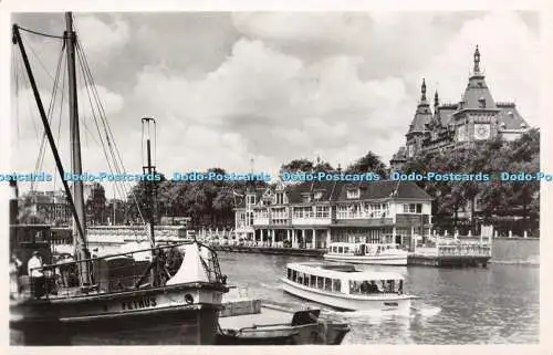 R435446 Amsterdam Centraal Station met bootenhuis N H Tram A G van Agtmaal