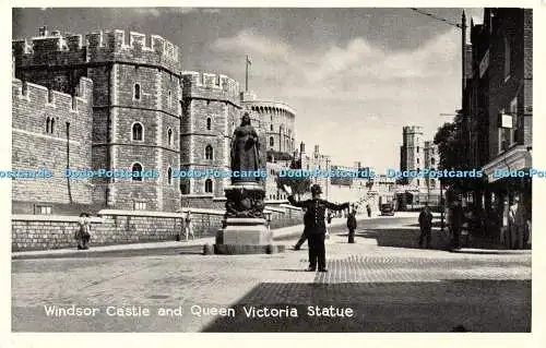 R449391 Windsor Castle and Queen Victoria Statue T V A P Oxford Series XXIX 1191