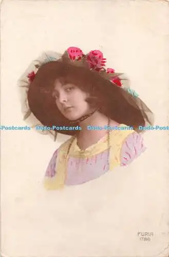 R451629 Furia Frau mit großem Hut Postkarte