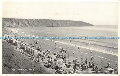 R446219 The Sands Filey H 9331 Silveresque 3039V Style Valentines 1964