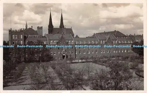 R446235 Unbekannter Ort Gebäude alte Fotografie Postkarte Fr B 1953