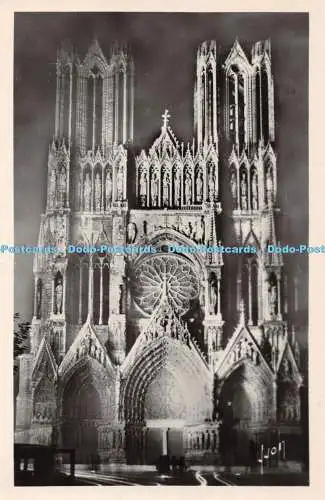 R453067 Reims Marne La Cathedrale illuminee B 2371 Yvon