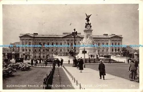 R455420 Buckingham Palace and the Queen Victoria Statue London 216 1949