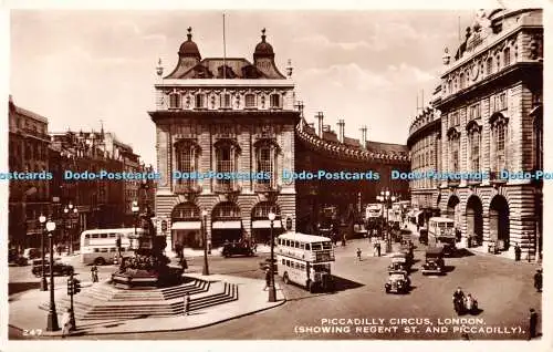 R455861 247 Piccadilly Circus London Showing Regent St and Piccadilly RP