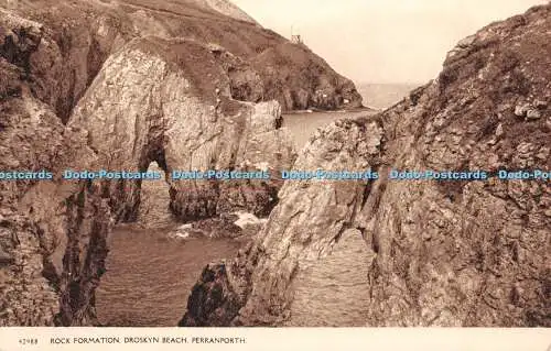 R457137 Perranporth Rock Formation Droskyn Beach