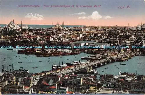 R457218 Constantinople Vue Panoramique et le Nouveau Pont M J C