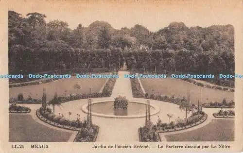 R461165 Meaux Jardin de l ancien Eveche Le Parterre dessine par Le Notre LL 24 C