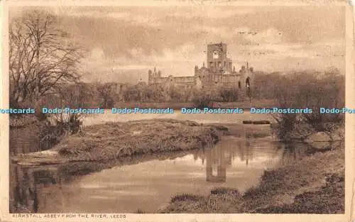 R460220 Kirkstall Abbey vom Fluss Leeds