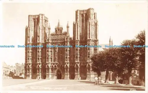 R462501 Wells Cathedral West Front Judges 1961