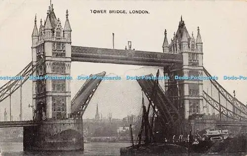 R462555 London Tower Bridge The Auto Photo Series