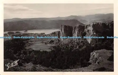 R463257 L Auvergne La Dent du Marais et le Lac Chambon G d O Gouttefangeas