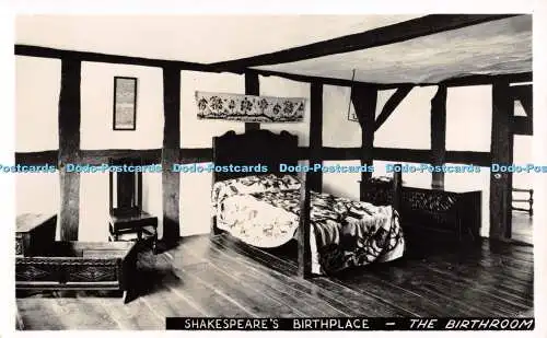 R472812 Shakespeares Geburtshaus Das Geburtszimmer H und J Busst RP