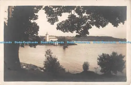 R478564 Unbekannte Burg am See Postkarte