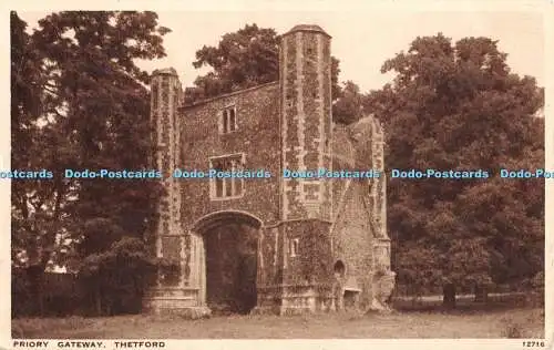 R469510 Thetford Priory Gateway J Salmon