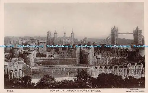 R469724 Tower of London und Tower Bridge J Beagles