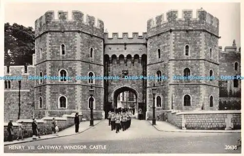 R469783 Windsor Castle Henry VIII Gateway J Salmon