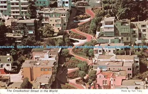 R487567 Schiefste Straße der Welt Tom Tracy Lombard Street Dexter Press Smi