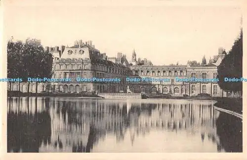 R486174 Chateau de Fontainebleau Ensemble sur la Piece D Eau Des Musees Nationau