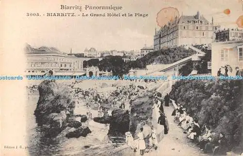 R490435 Biarritz Le Grand Hotel et la Plage J G