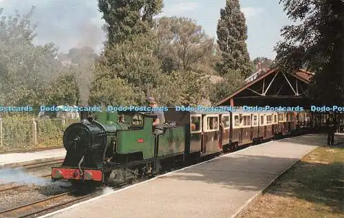 R490892 Lok Nr. 4 The Bug mit einem neuen Romney-Zug bei Hythe Geerings of Ash