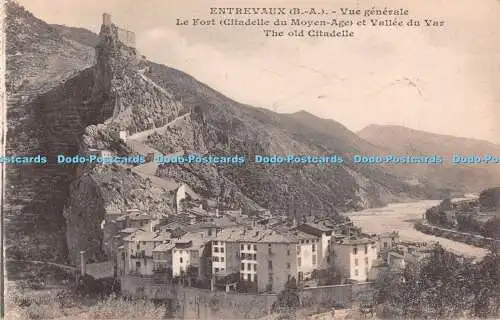 R493052 Entrevaux B A Vue generale Le Fort Citadelle du Moyen Age et Valle du Va