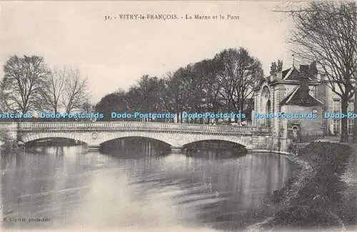 R493357 31 Vitry le Francois La Marne et le Pont E Legeret