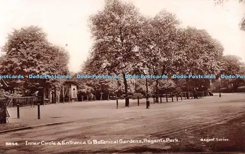 R497295 Regents Park Inner Circle und Eingang zum Botanischen Garten Regent Serie