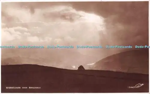 R499765 Sturmwolken über Swaledale 12447 Walter Scott RP