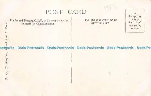 R503210 Die Zigeunerin sitzt auf dem Bordstein F G Christopher