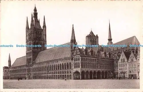 R511027 Ypern Les Halles en 1914 Yper De Halle 1914 Ypern Die Tuchhallen in