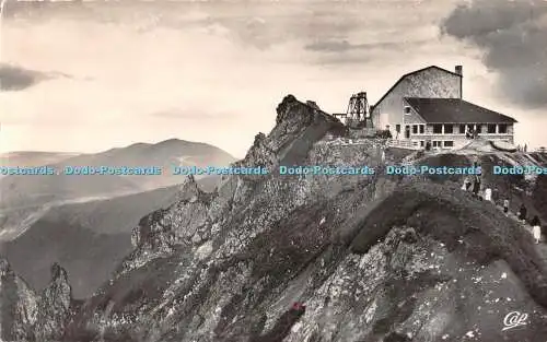 R512591 175 Le Mont Dore Sancy Gare superieure du Teleferique et les Aiguilles d