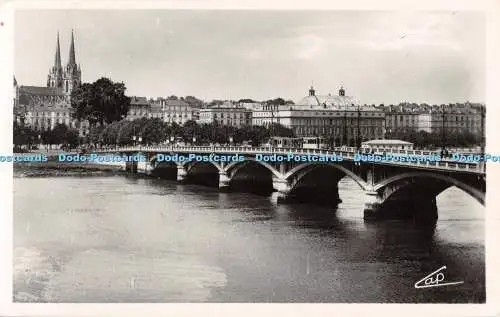 R514871 Bayonne Vue sur le Pont St Esprit et l Hotel de Ville C A P RP