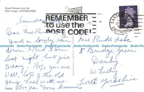 R517942 Eastbourne Grand Parade vom Wish Tower D V Bennett Fotoansicht 1975