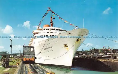 R523124 S S Kungsholm Large Tourist Liner Passing Through Miraflores Locks of th