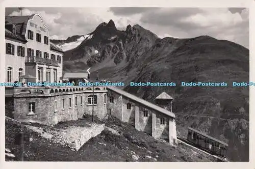 R716959 Kulm Hotel Muottas Muragl Mit Schwestern und Piz Muragl G Sommer