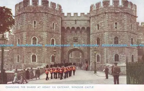 R718835 Windsor Castle wechselt die Wachablösung am Heinrich VIII. Tor Photochrom Grafik